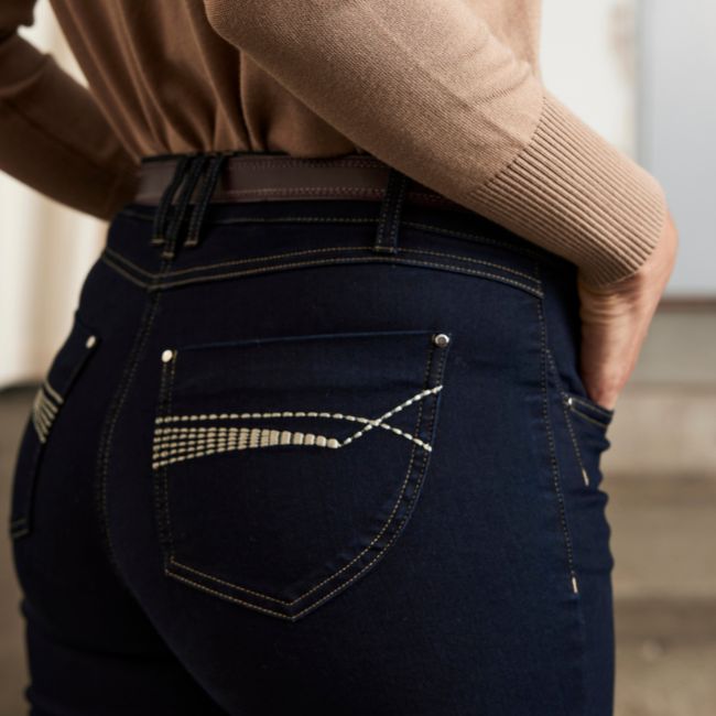 5 Hosenmodelle, die perfekt zu Frauen über 40 passen